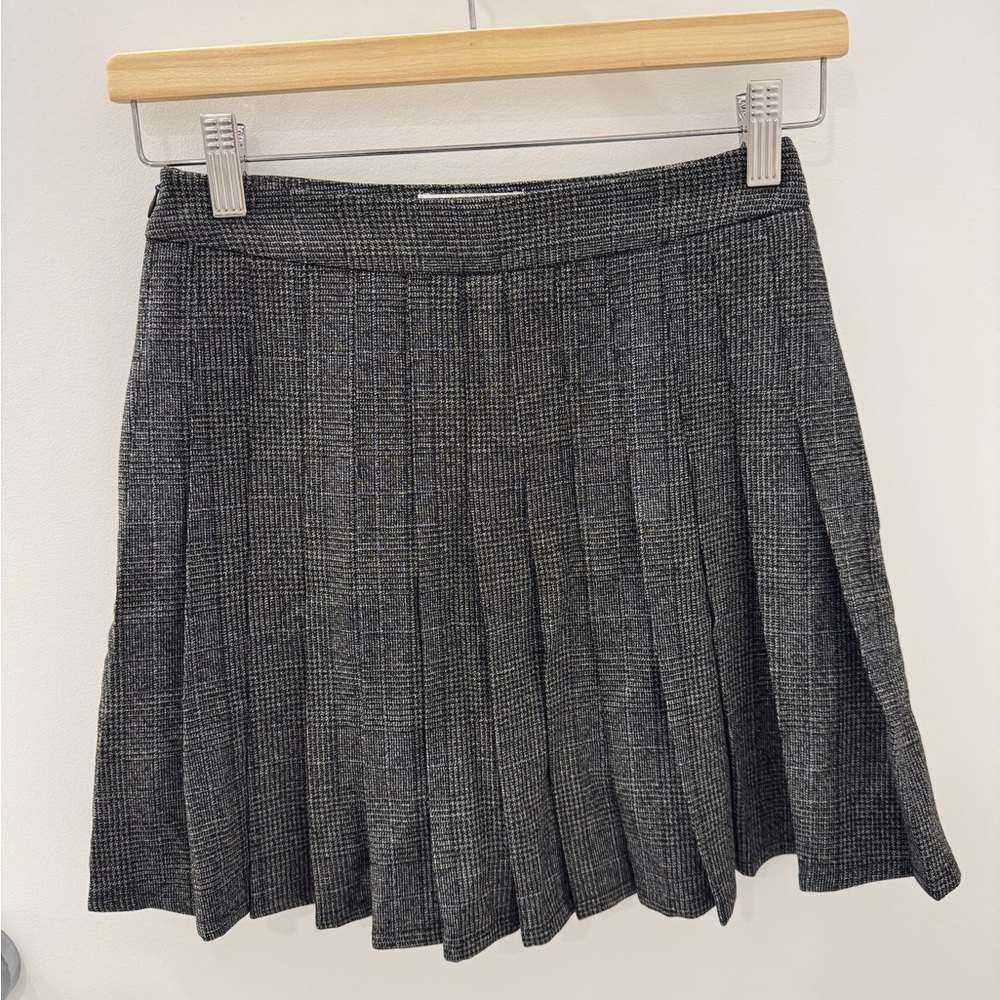 NWOT Classic Gray Pleated Skirt